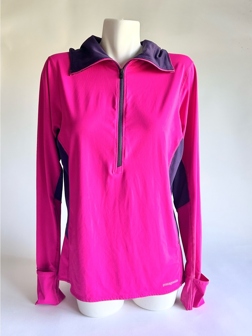 Patagonia Women's Bright Pink Half‑Zip Pullover with Dark Purple Trim size XL